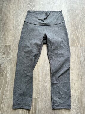 Lululemon crop leggings size 6